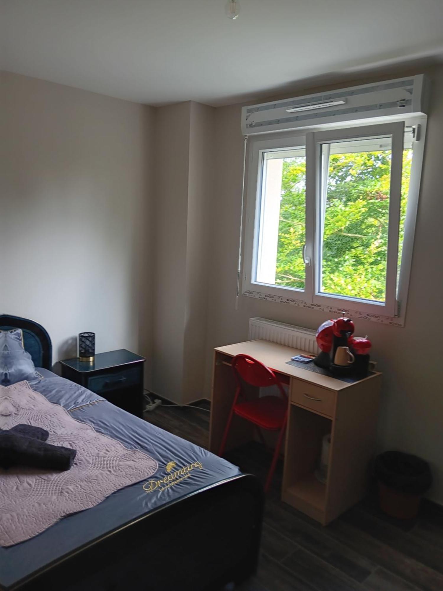 Chambre Privee Dans Une Maison Familiale Charmes  Екстер'єр фото