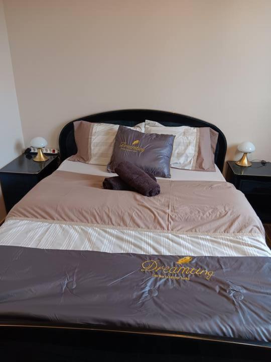 Chambre Privee Dans Une Maison Familiale Charmes  Екстер'єр фото